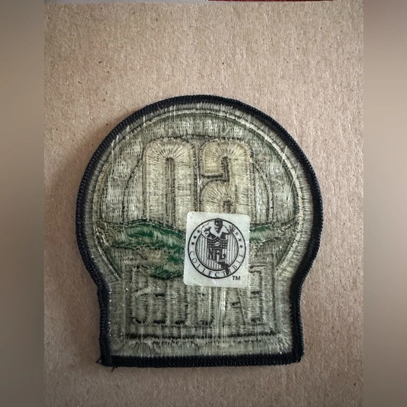 PHILADELPHIA EAGLES 60TH ANNIVERSARY NFL FOOTBALL PATCH - Picture 4 of 4